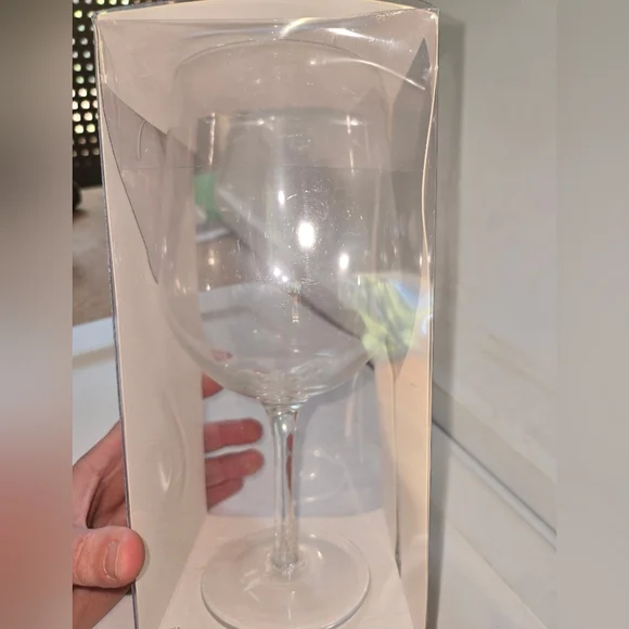 The Big Swig Full Wine Bottle Wine Glass Acrylic - Picture 3 of 4